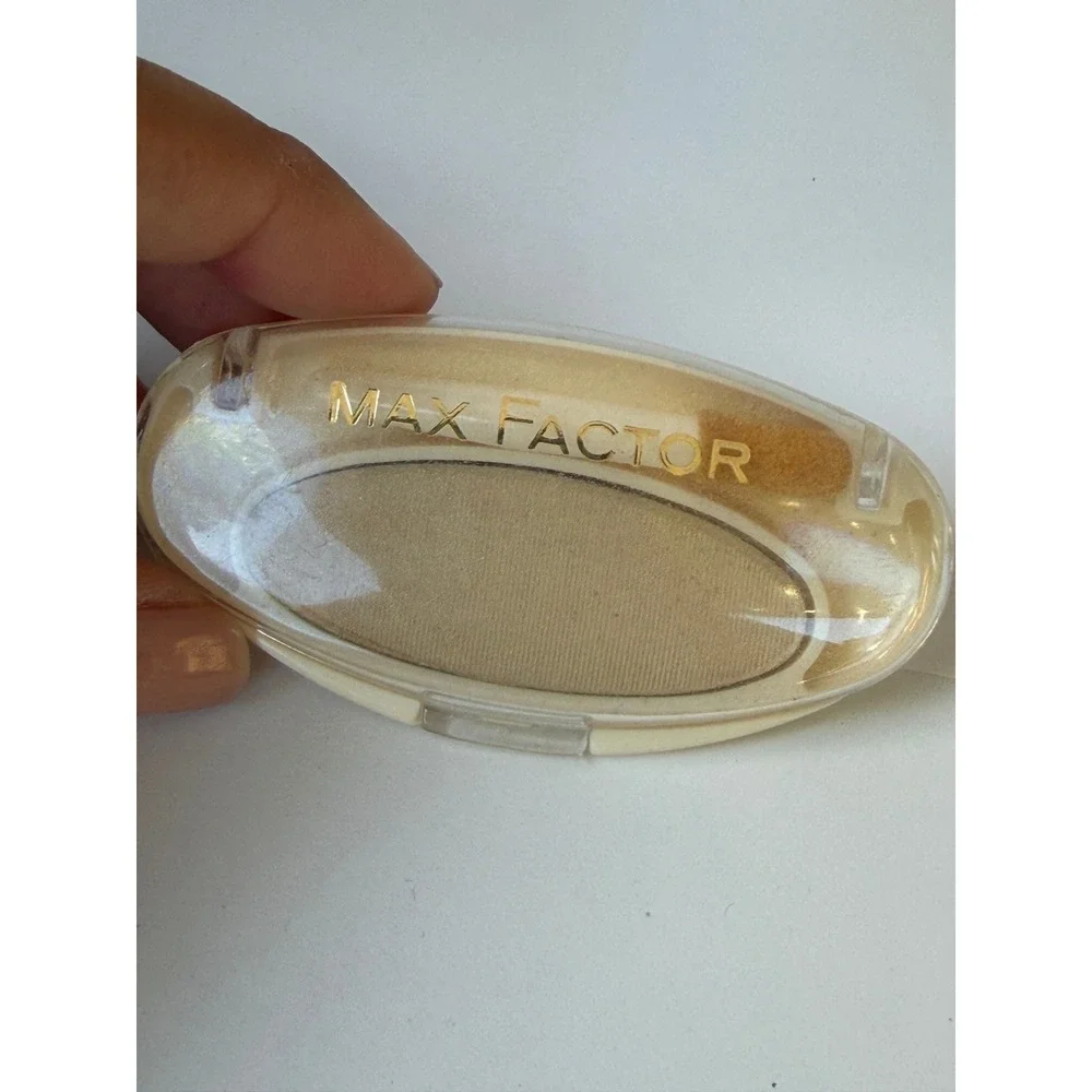 Max Factor Vintage Maxi-Rich Eye Shadow Creamy Vanilla 18 .11 oz Made in USA